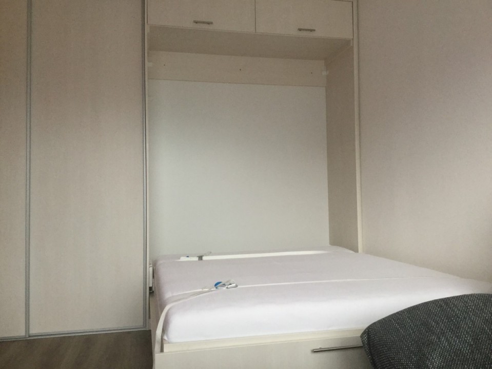 Vestavná skříň - posuvné dveře/Sklopná postel č.3