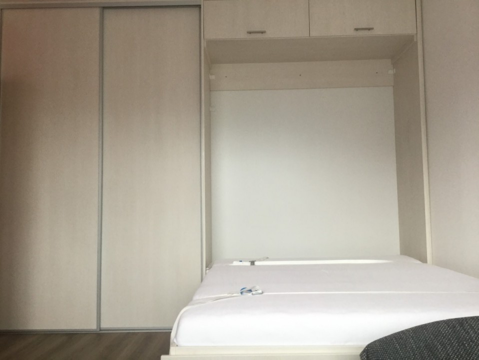 Vestavná skříň - posuvné dveře/Sklopná postel č.5
