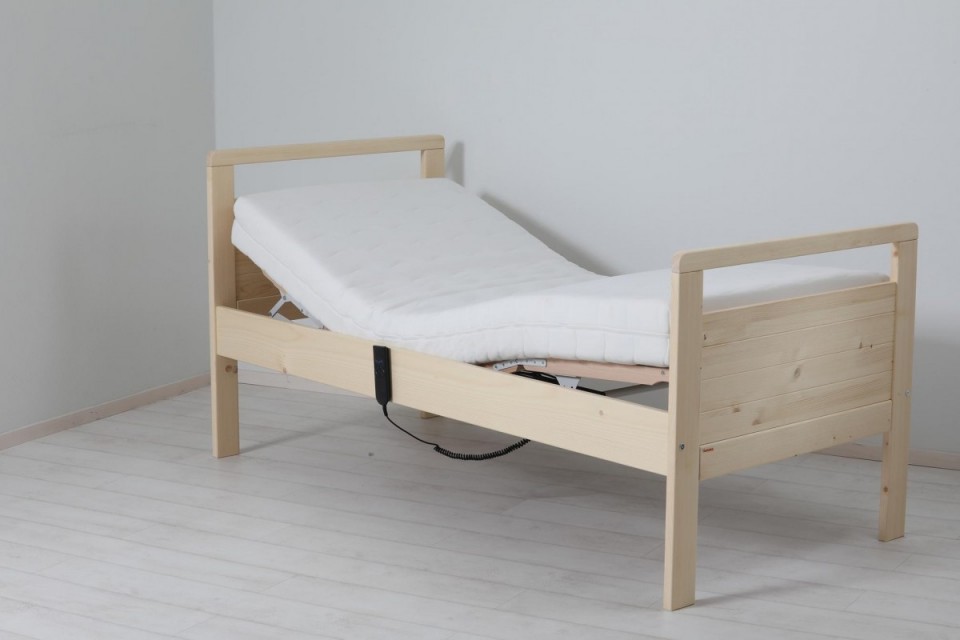 Postel Theo - smrk přírodní č.4