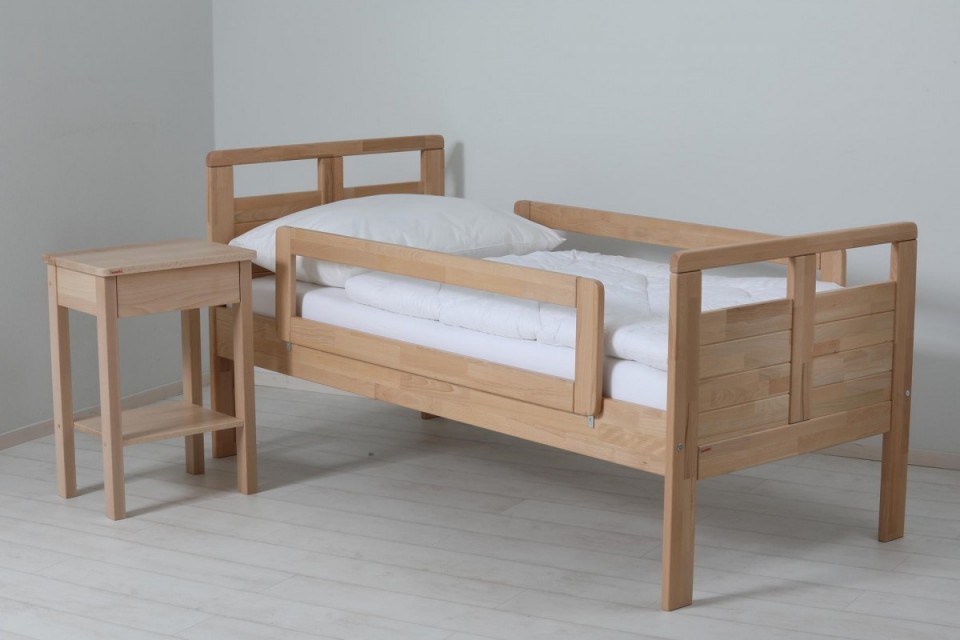 Postel Theo - buk přírodní č.3