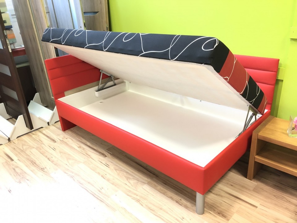 Čalouněná postel č.2